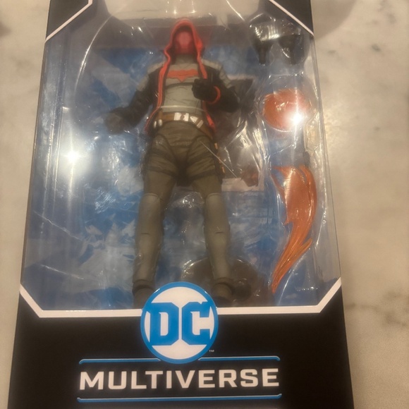 Red Hood DC mulitverse - Picture 4 of 4